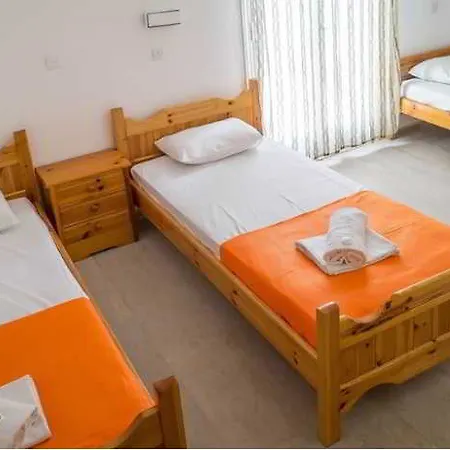 Alafuzos Отель Agia Paraskevi (Santorini)