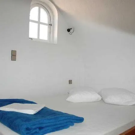 Отель Alafuzos Agia Paraskevi (Santorini)